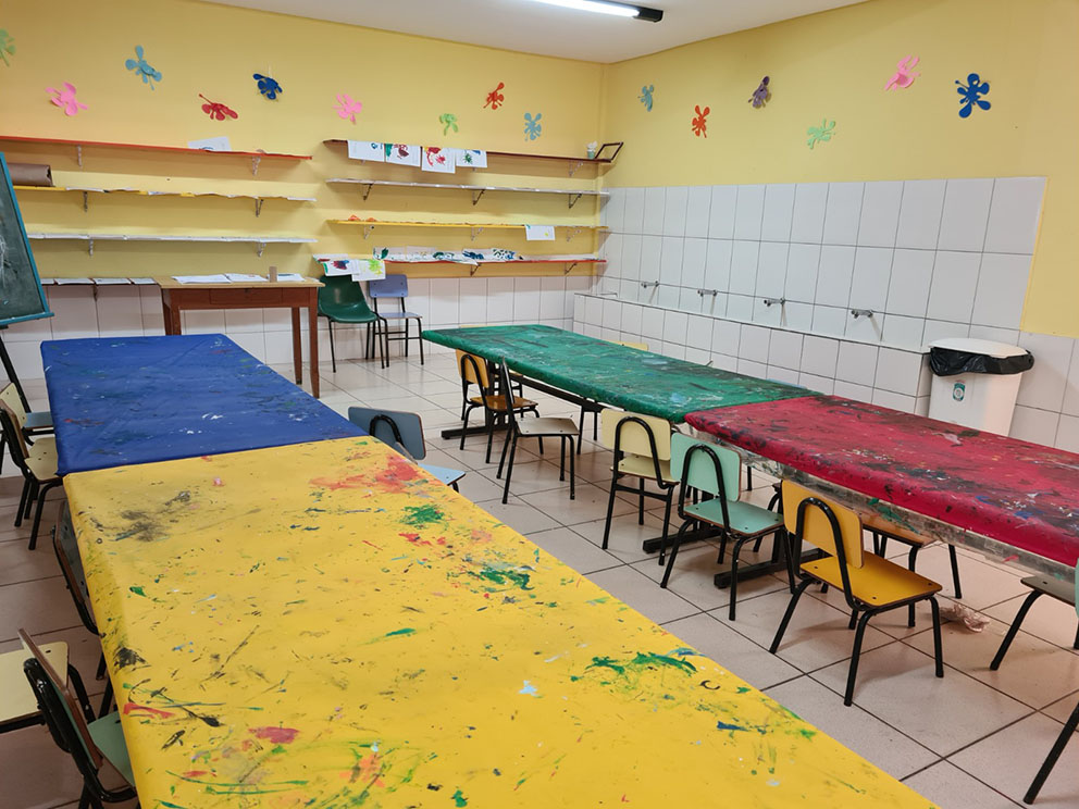 Ambiente do atelier de arte da escola